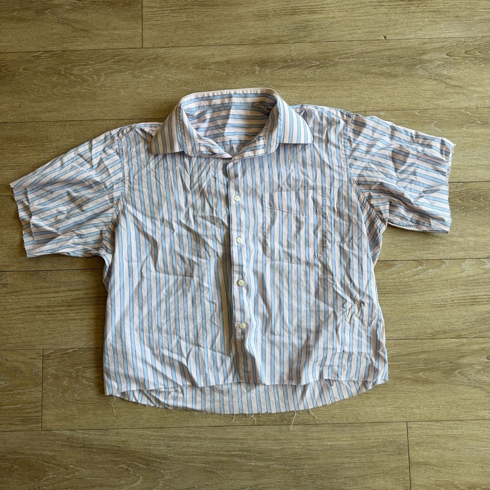 Men Short-Sleeve Button-Up Shirt in Light Blue & White Stripe